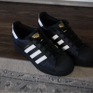 Adidas superstars